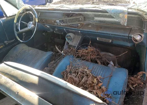 1964 Pontiac Grand Prix z USA, uszkodzony, nr VIN 894S37998